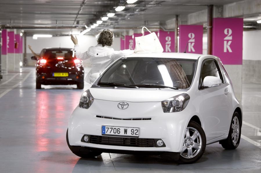  Toyota iQ 2008 года  (фото 98 из 225)